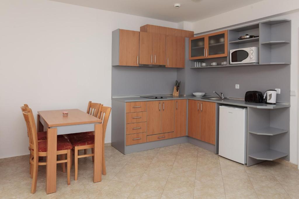 Silver Springs Apartments Sunny Beach Room photo